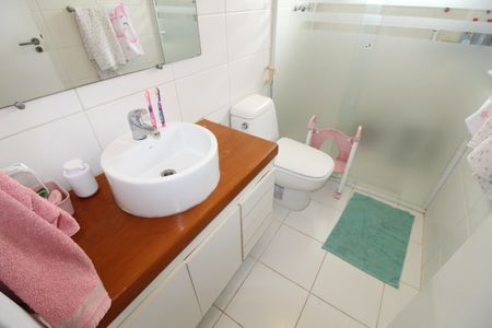 Casa de condomínio para alugar com 405m², 4 quartos e 4 vagasBanheiro da Suíte 3