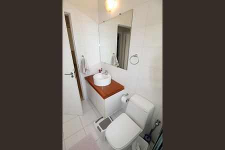 Casa de condomínio para alugar com 405m², 4 quartos e 4 vagasBanheiro