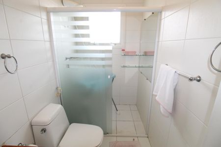 Casa de condomínio para alugar com 405m², 4 quartos e 4 vagasBanheiro