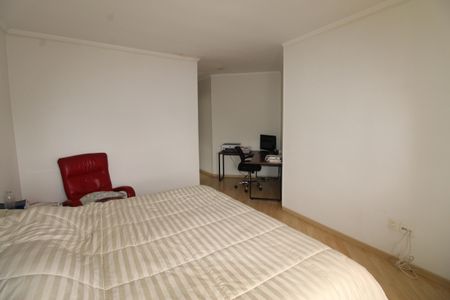 Casa de condomínio para alugar com 405m², 4 quartos e 4 vagasSuíte 2