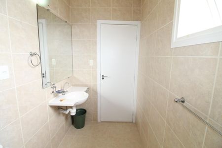 Casa de condomínio para alugar com 405m², 4 quartos e 4 vagasBanheiro da Suíte 1