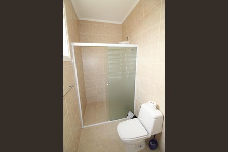 Casa de condomínio para alugar com 405m², 4 quartos e 4 vagasBanheiro da Suíte 1