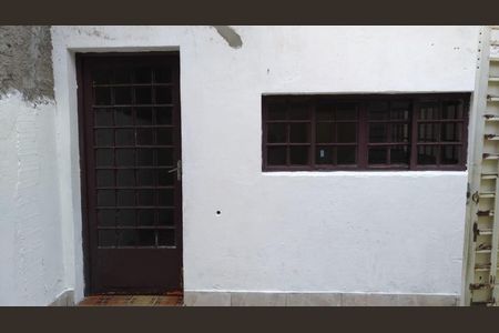 Casa para alugar com 35m², 1 quarto e sem vaga Casa para alugar com 35m², 1 quarto e sem vagaÁrea externa