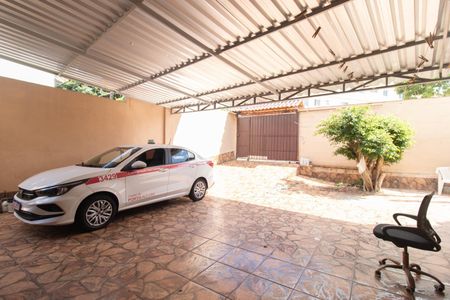 Casa à venda com 120m², 3 quartos e 5 vagas Casa à venda com 120m², 3 quartos e 5 vagasquintal