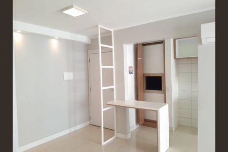 Sala  de apartamento para alugar com 3 quartos, 73m² em Cavalhada, Porto Alegre