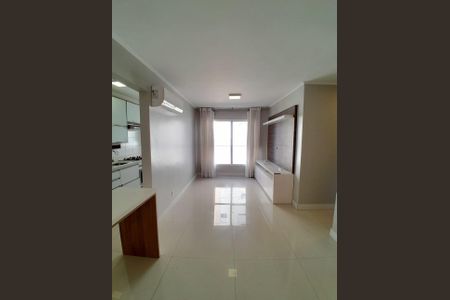 Sala  de apartamento para alugar com 3 quartos, 73m² em Cavalhada, Porto Alegre