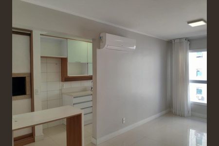 Sala  de apartamento para alugar com 3 quartos, 73m² em Cavalhada, Porto Alegre