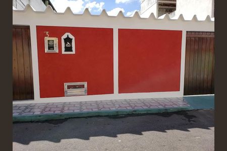 Casa de condomínio à venda com 118m², 2 quartos e 6 vagasFachada