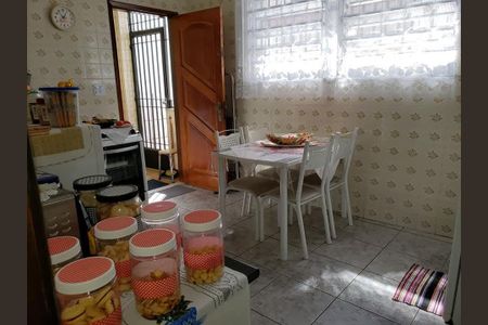 Casa de condomínio à venda com 118m², 2 quartos e 6 vagasÁrea externa