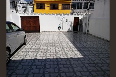 Casa de condomínio à venda com 118m², 2 quartos e 6 vagasÁrea externa