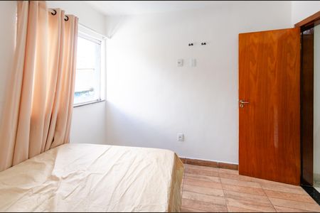 Quarto de kitnet/studio para alugar com 1 quarto, 30m² em João Pinheiro, Belo Horizonte