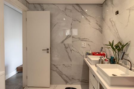 Apartamento à venda com 164m², 3 quartos e 3 vagasBanheiro da Suíte 3