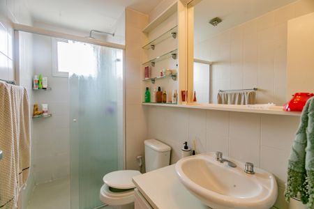 Apartamento à venda com 80m², 2 quartos e 2 vagasBanheiro da Suíte