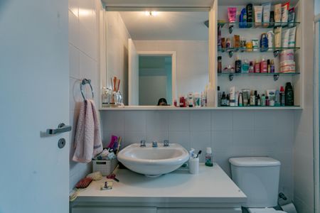 Apartamento à venda com 80m², 2 quartos e 2 vagasBanheiro