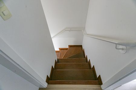 Apartamento à venda com 80m², 2 quartos e 2 vagasEscada