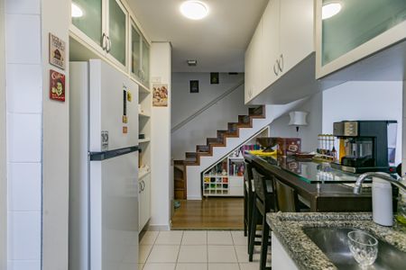 Cozinha de apartamento à venda com 2 quartos, 80m² em Paraíso, São Paulo
