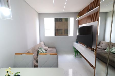 Sala de apartamento à venda com 2 quartos, 42m² em Jardim do Lago, Osasco