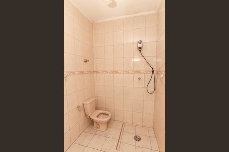 Casa para alugar com 130m², 2 quartos e 2 vagas Casa para alugar com 130m², 2 quartos e 2 vagasBanheiro