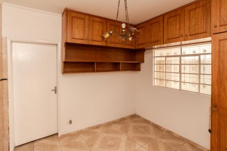 Casa para alugar com 130m², 2 quartos e 2 vagas Casa para alugar com 130m², 2 quartos e 2 vagasQuarto