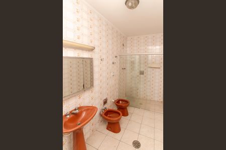 Casa para alugar com 130m², 2 quartos e 2 vagas Casa para alugar com 130m², 2 quartos e 2 vagasBanheiro da Suíte