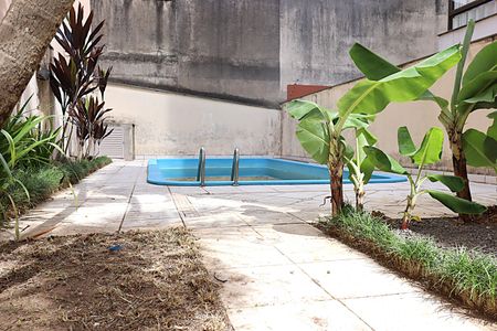 Casa à venda com 185m², 3 quartos e 3 vagasQuintal - Piscina