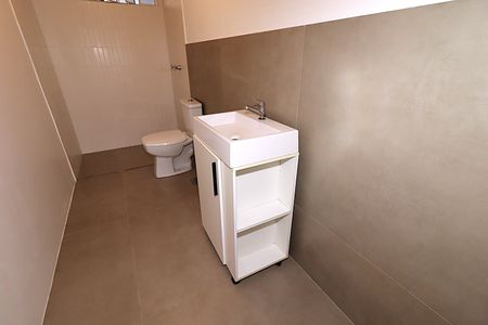 Casa à venda com 185m², 3 quartos e 3 vagasBanheiro da Suíte 2