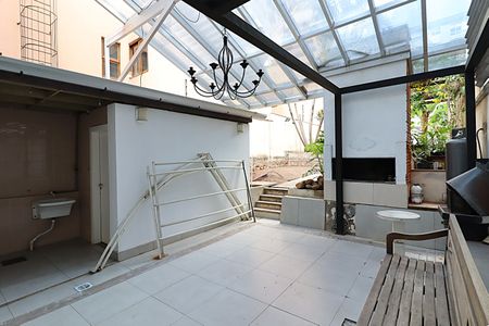 Casa à venda com 185m², 3 quartos e 3 vagasSalão de Festas