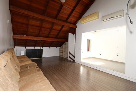 Casa à venda com 185m², 3 quartos e 3 vagasSala do sótão
