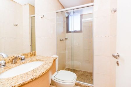 Banheiro 2 de apartamento para alugar com 2 quartos, 67m² em Boa Vista, Porto Alegre