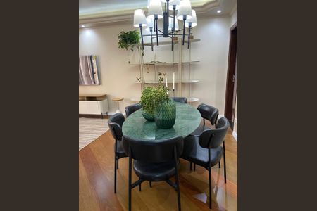 Apartamento à venda com 126m², 3 quartos e 3 vagas