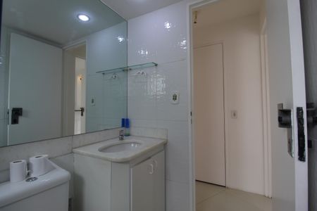 Banheiro de apartamento para alugar com 1 quarto, 62m² em Chácara Itaim, São Paulo