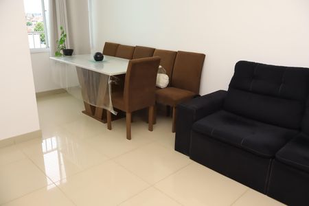 Sala de apartamento para alugar com 2 quartos, 57m² em Jardim das Margaridas, Salvador