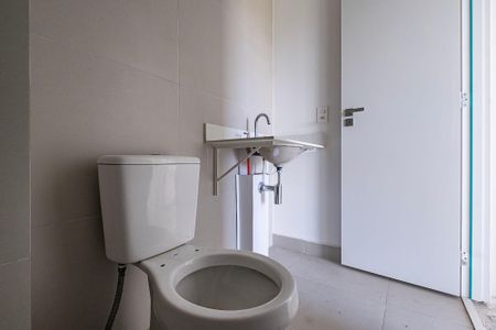 Apartamento à venda com 46m², 2 quartos e sem vaga Apartamento à venda com 46m², 2 quartos e sem vagaBanheiro