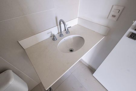 Apartamento à venda com 46m², 2 quartos e sem vaga Apartamento à venda com 46m², 2 quartos e sem vagaBanheiro