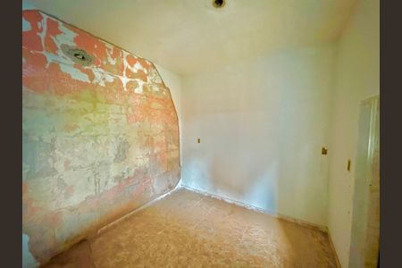 Quarto 1 de casa à venda com 1 quarto, 80m² em Vila Itapoan, Guarulhos