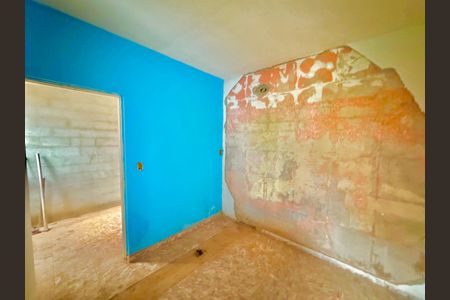 Quarto 1 de casa à venda com 1 quarto, 80m² em Vila Itapoan, Guarulhos