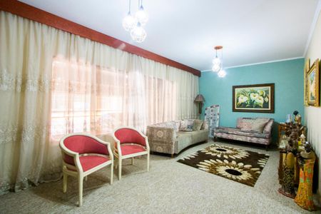 Casa à venda com 425m², 4 quartos e 3 vagasSala