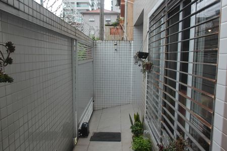 Entrada de casa para alugar com 2 quartos, 120m² em Embaré, Santos