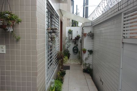 Entrada de casa para alugar com 2 quartos, 120m² em Embaré, Santos
