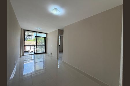 Sala de apartamento para alugar com 3 quartos, 63m² em Barra da Tijuca, Rio de Janeiro
