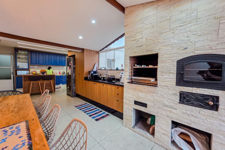 Apartamento à venda com 150m², 3 quartos e 2 vagas Apartamento à venda com 150m², 3 quartos e 2 vagasCozinha