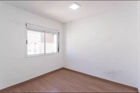 Sala  de apartamento para alugar com 3 quartos, 68m² em Vila Ipiranga, Porto Alegre