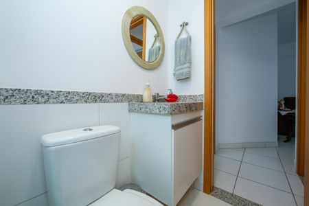 Apartamento à venda com 55m², 2 quartos e 1 vagaBANHEIRO