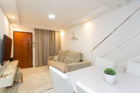 Sala de casa de condomínio para alugar com 2 quartos, 66m² em Parada Xv de Novembro, São Paulo