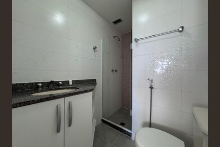 Apartamento para alugar com 70m², 2 quartos e 2 vagasSuíte - Banheiro