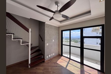 Sala de apartamento para alugar com 2 quartos, 70m² em Recreio dos Bandeirantes, Rio de Janeiro