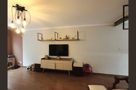 Casa para alugar com 3 quartos, 160m² em Chácara Inglesa, São Paulo