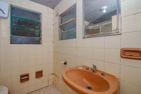 Banheiro de casa de condomínio para alugar com 1 quarto, 38m² em Sarandi, Porto Alegre