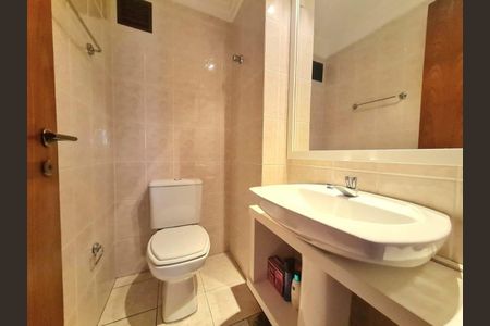 Banheiro 2 de apartamento para alugar com 2 quartos, 60m² em Cristal, Porto Alegre