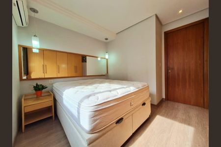 Quarto 1 de apartamento para alugar com 2 quartos, 60m² em Cristal, Porto Alegre